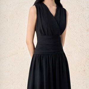 Elegant Black Sleeveless Rushed Black Dress